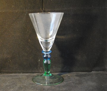 Glas op groen-blauwe voet